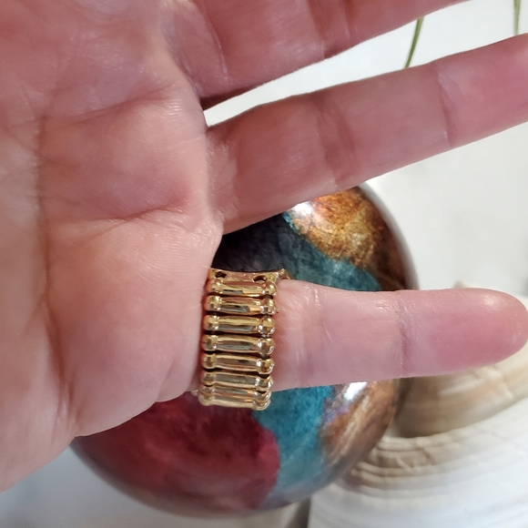 Gold Tone & Black Jewels Stretch Band Ring Stack Look  💥3 for $24💥 - Picture 9 of 16